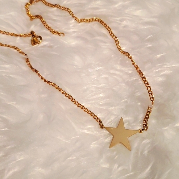 Vintage AVON Sunny Star Necklace - Picture 5 of 8